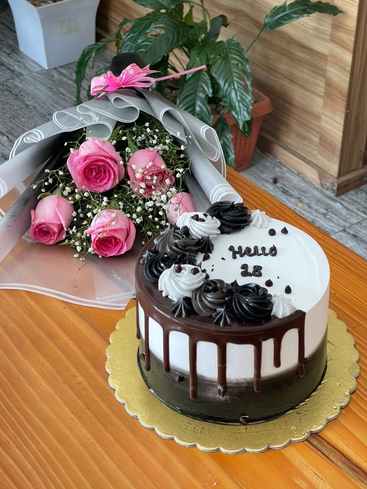 Combo of Pink Rose Bouquet & Delicious Chocolate Truffle Cake – CakeZake