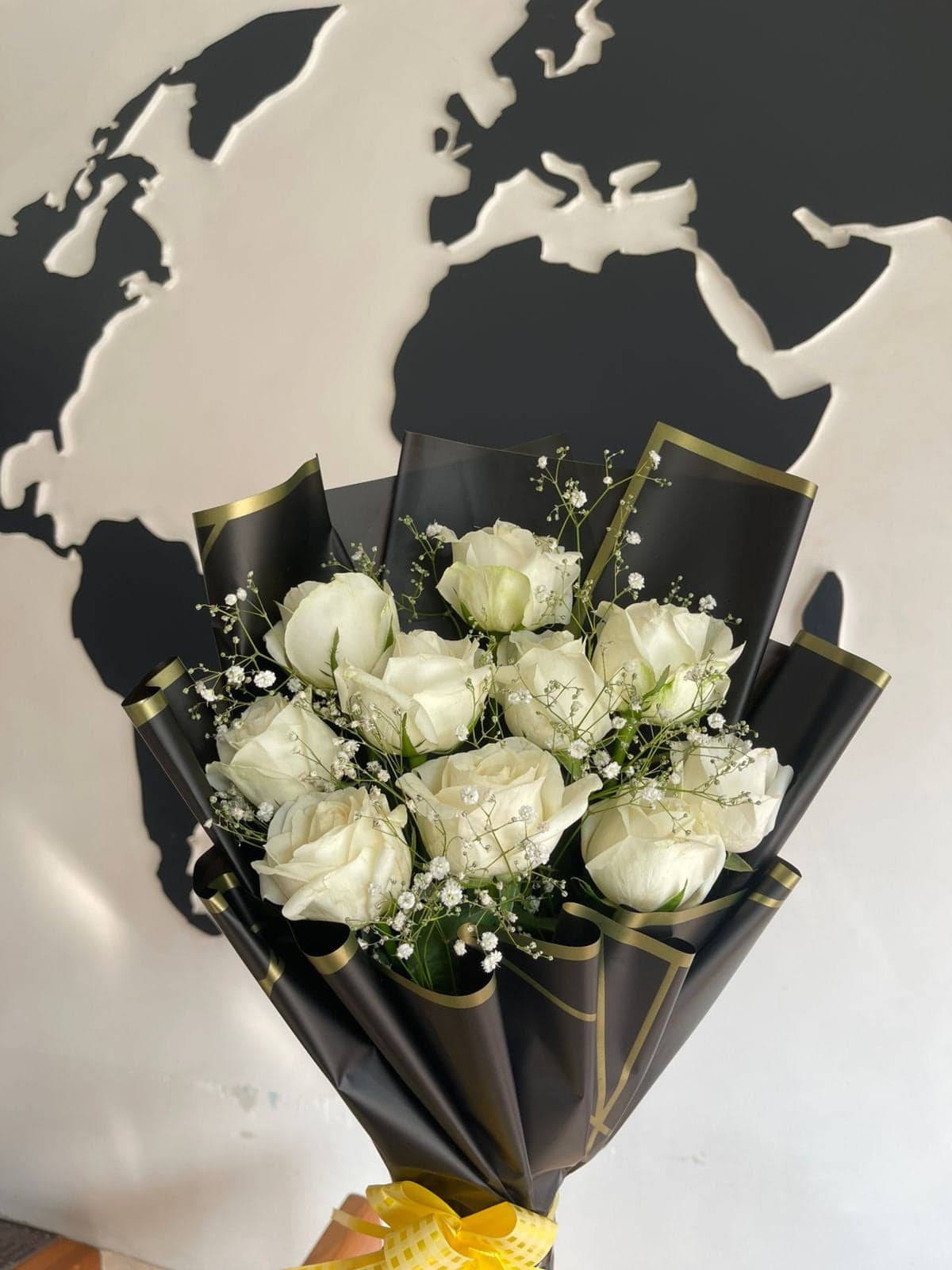 White Rose For Friendship Bouquet 10Pcs – CakeZake