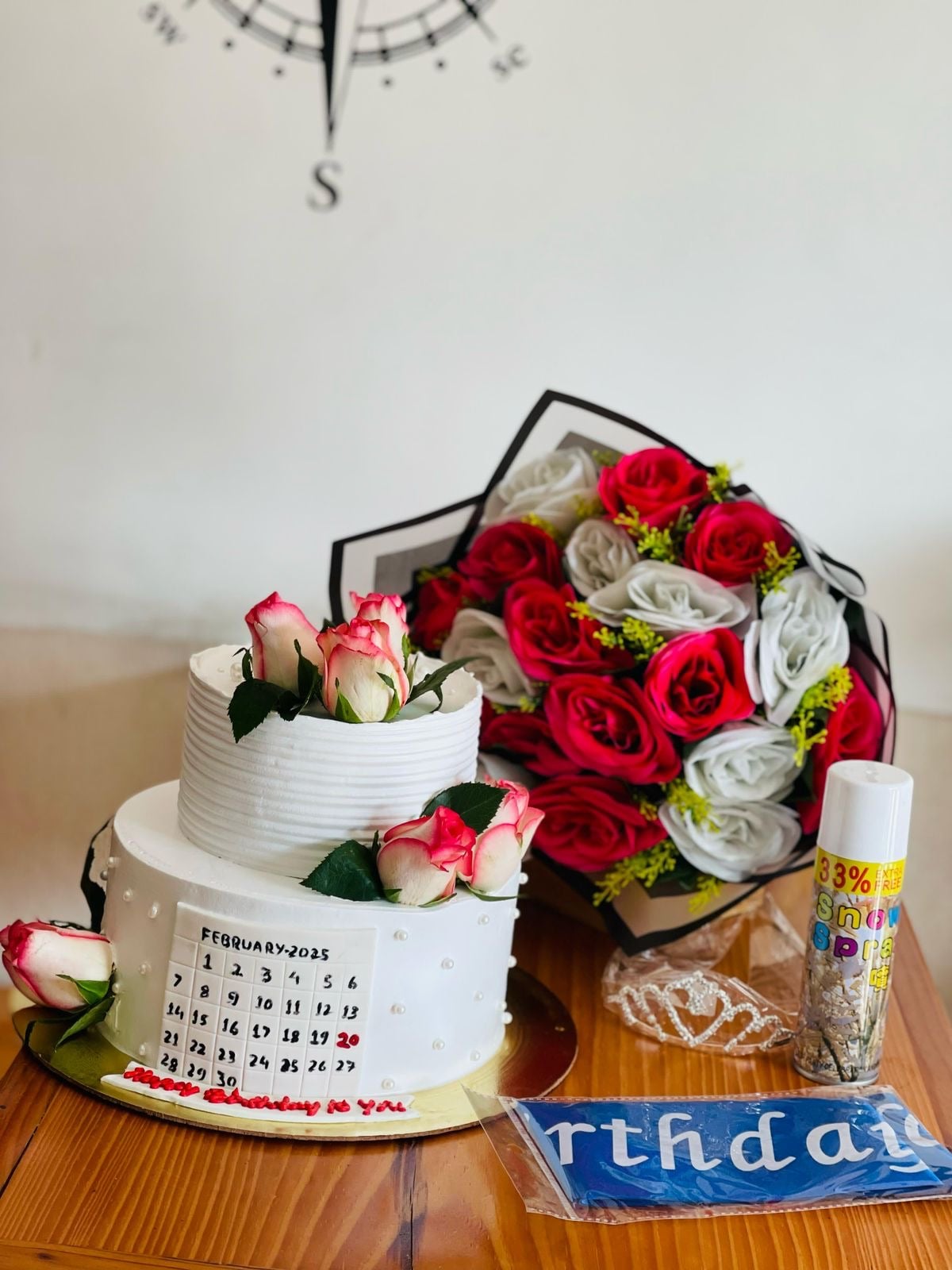 5 pound vanilla with artificial bouquet birthday slash crown snow spray – CakeZake