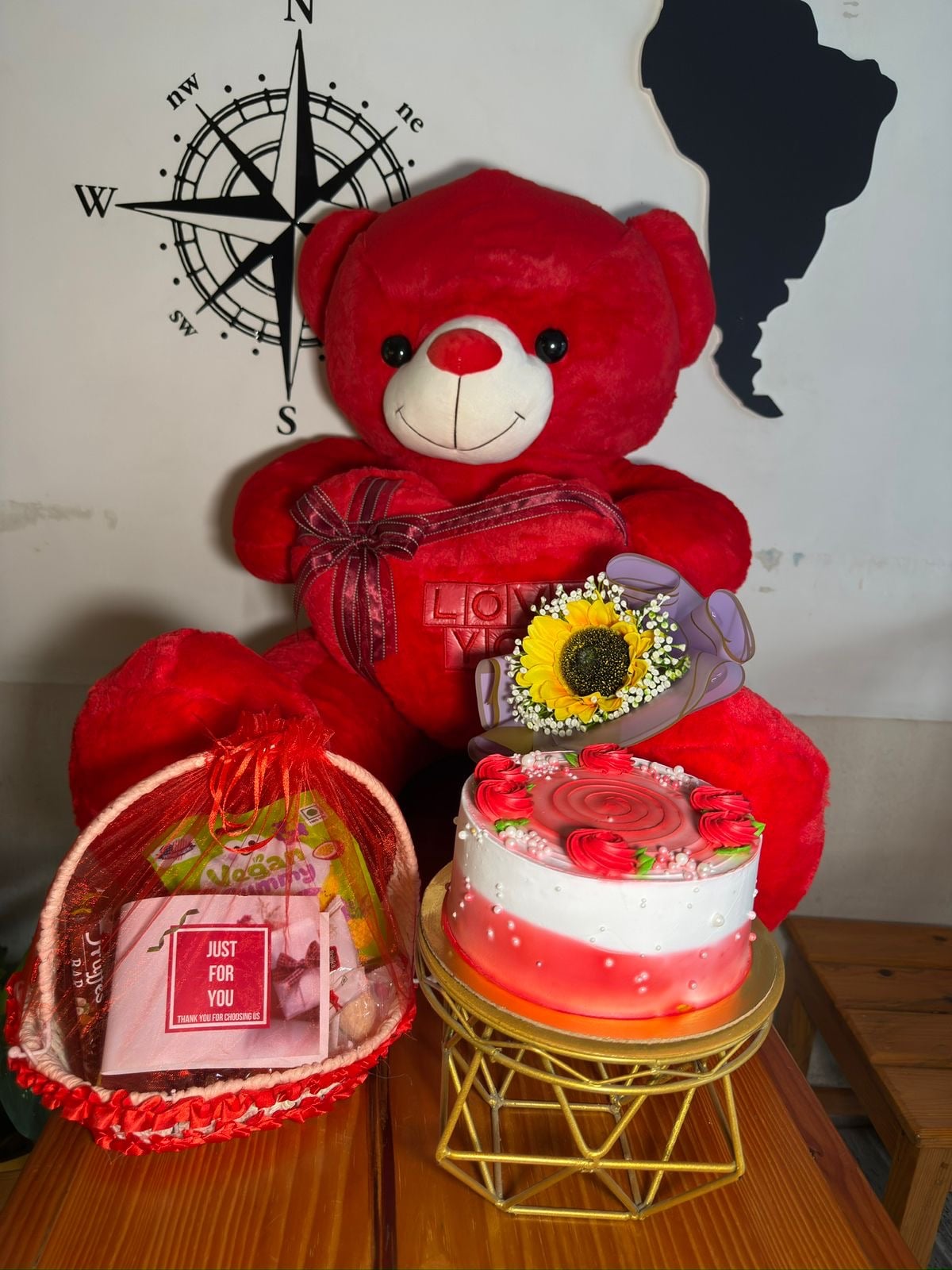 Premium Anniversary combo For wife – CakeZake