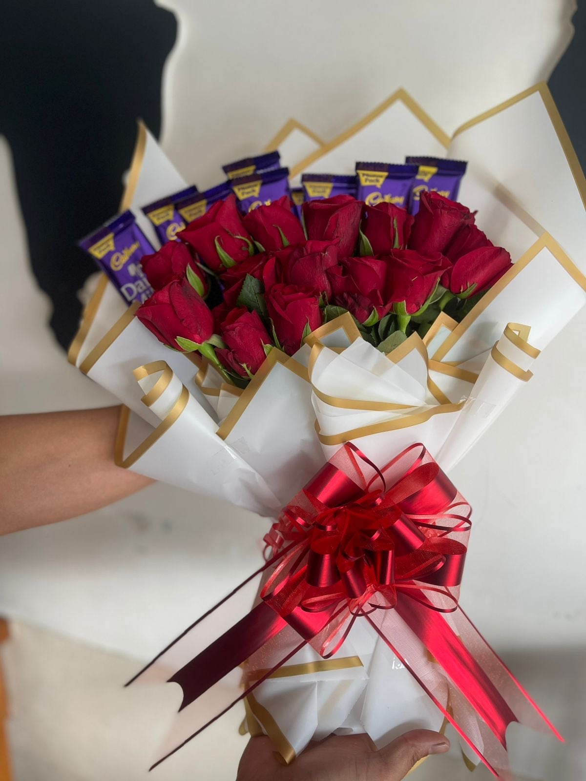 Fresh Red Rose & Dairy Milk Bouquet – CakeZake