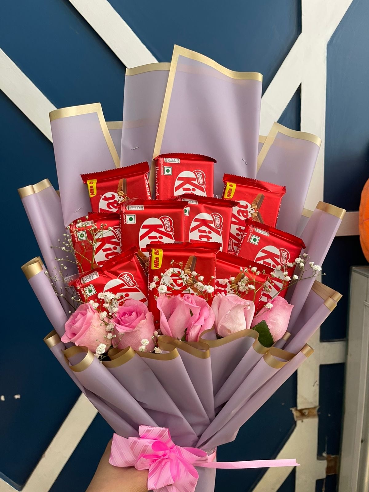 KitKat bouquet with pink Rose – CakeZake