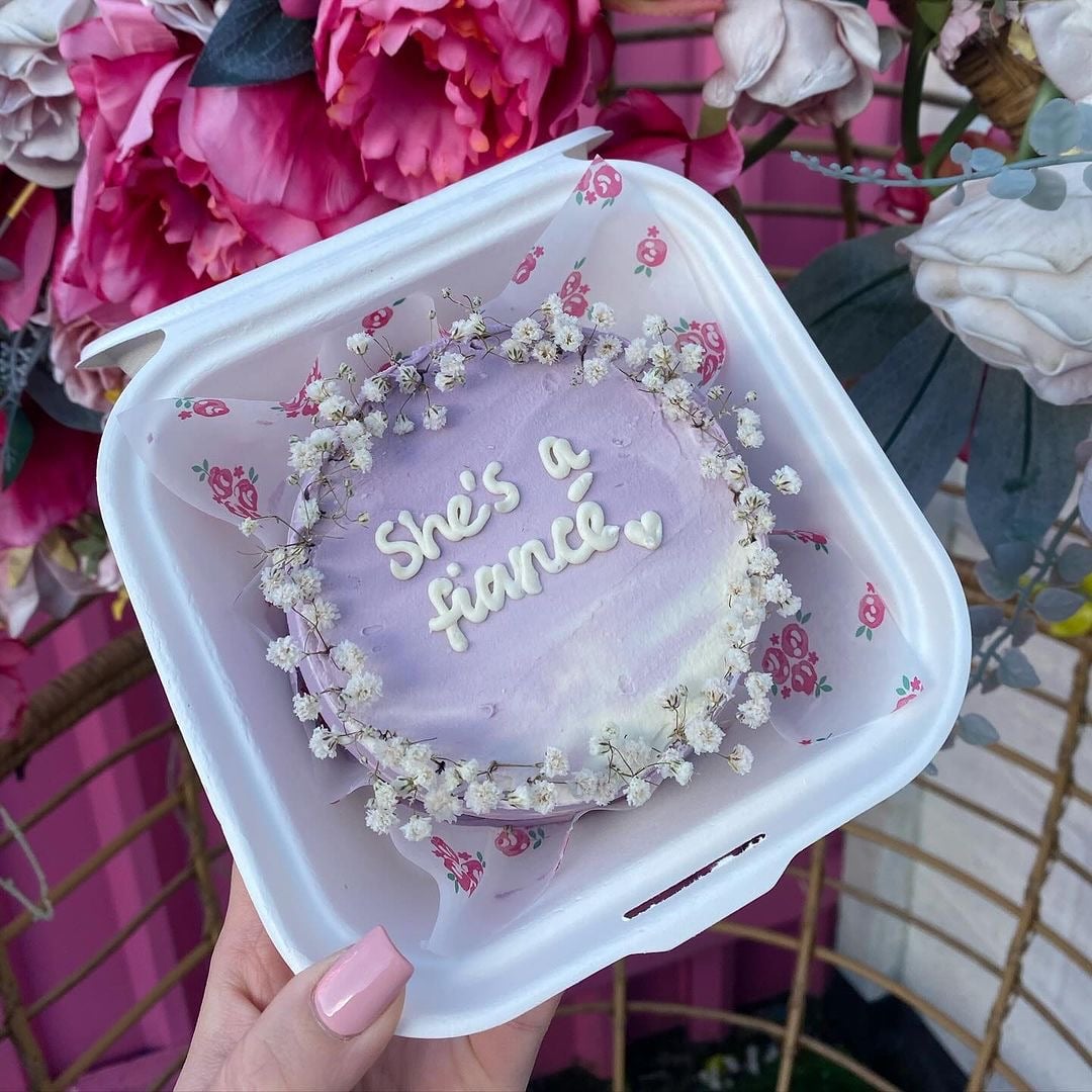 Engagement Theme Bento Cake With Gypsy Surrounded – CakeZake